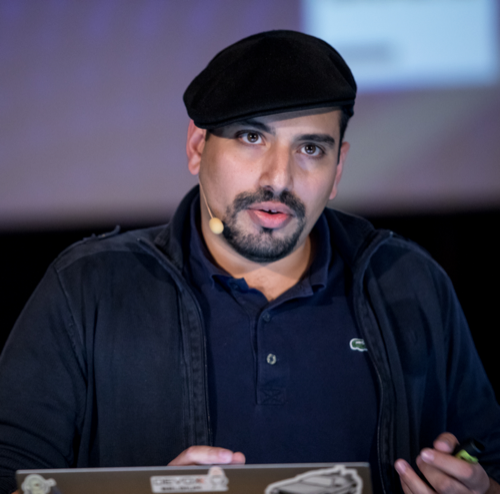 /speakers/julien-topcu/